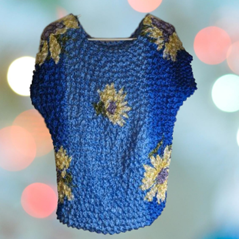 Large bubble top sunflowers, short sleeve, polyester, stretch. Fun fall top